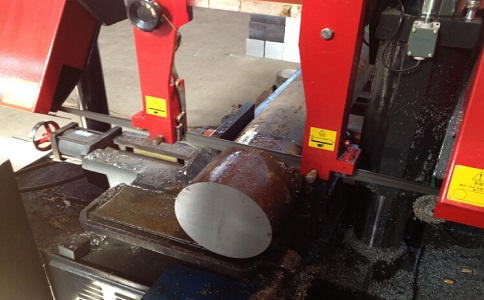 龙门卧式带锯床加工时出现明显振荡如何排查？